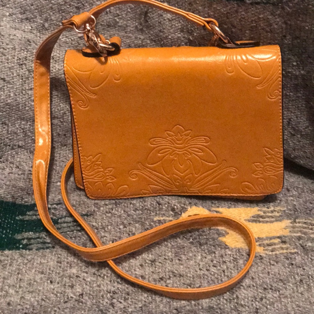 Crossbody yellow bag. New without tags.